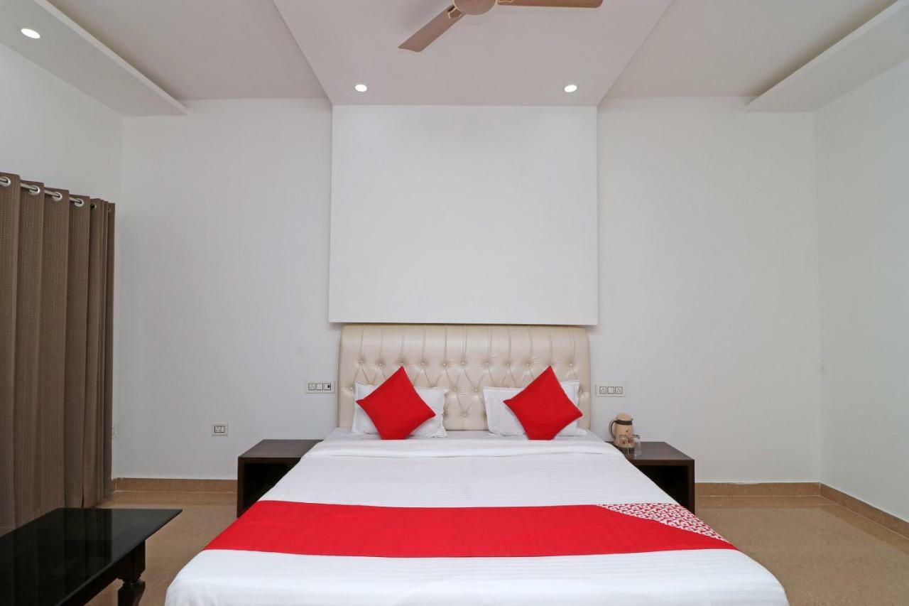 Oyo 29755 Hotel Jammu Airlines 외부 사진