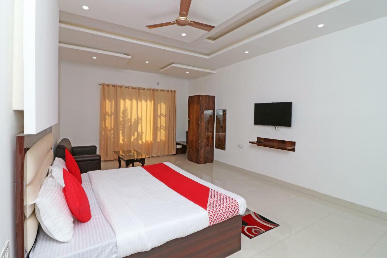 Oyo 29755 Hotel Jammu Airlines 외부 사진