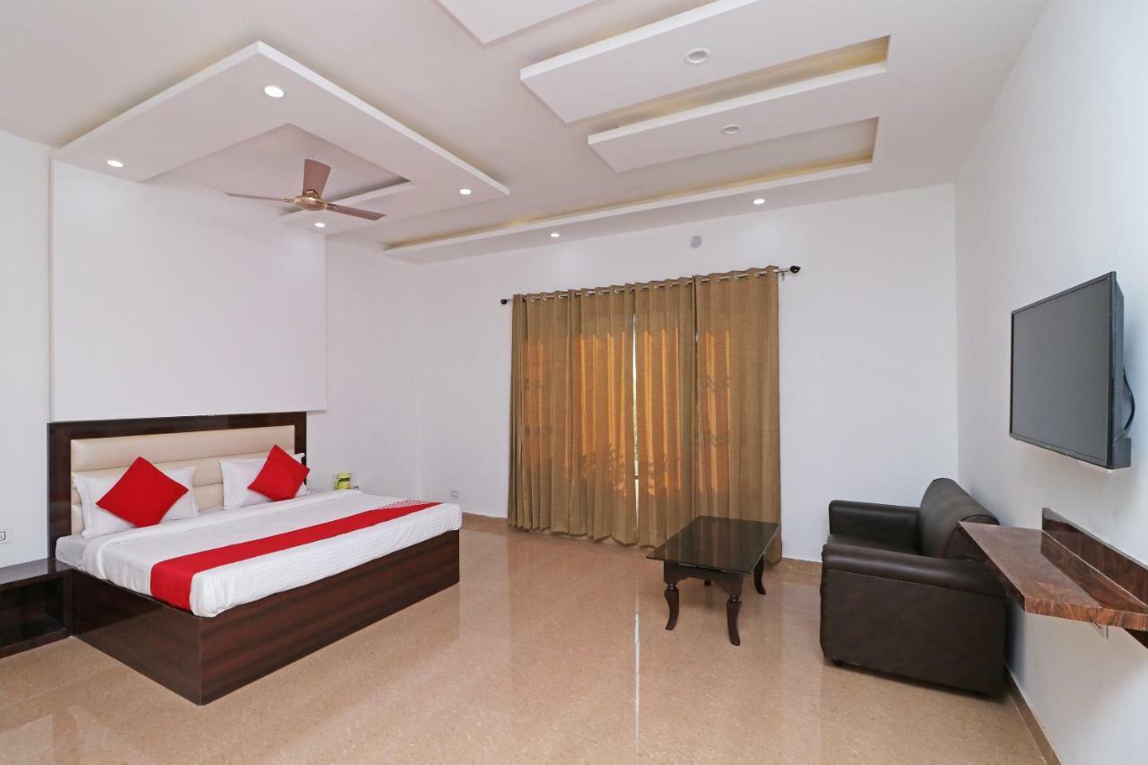 Oyo 29755 Hotel Jammu Airlines 외부 사진