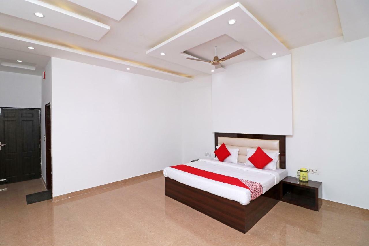 Oyo 29755 Hotel Jammu Airlines 외부 사진