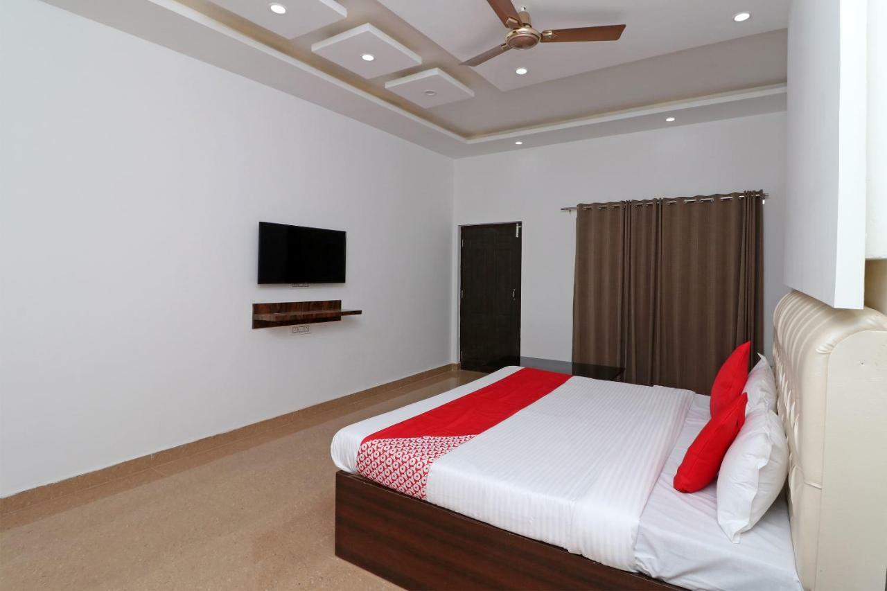 Oyo 29755 Hotel Jammu Airlines 외부 사진
