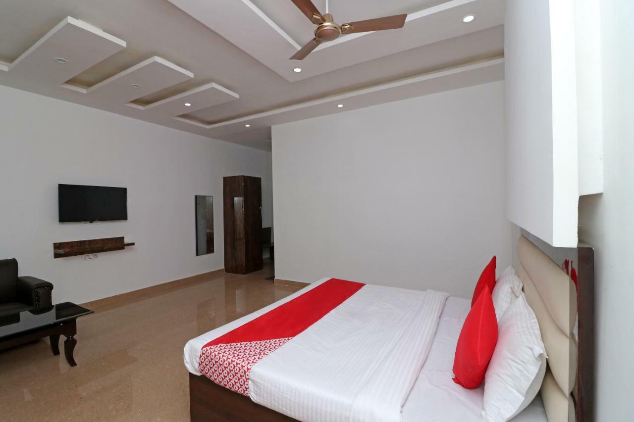 Oyo 29755 Hotel Jammu Airlines 외부 사진