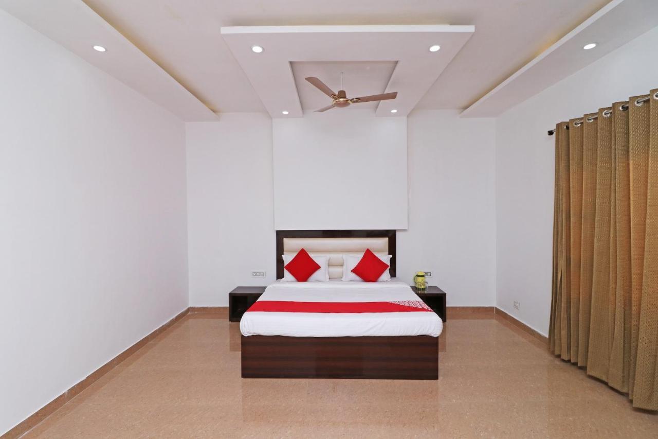 Oyo 29755 Hotel Jammu Airlines 외부 사진
