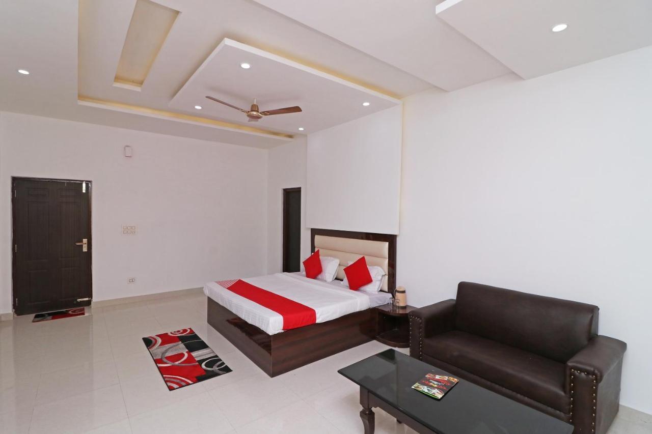 Oyo 29755 Hotel Jammu Airlines 외부 사진