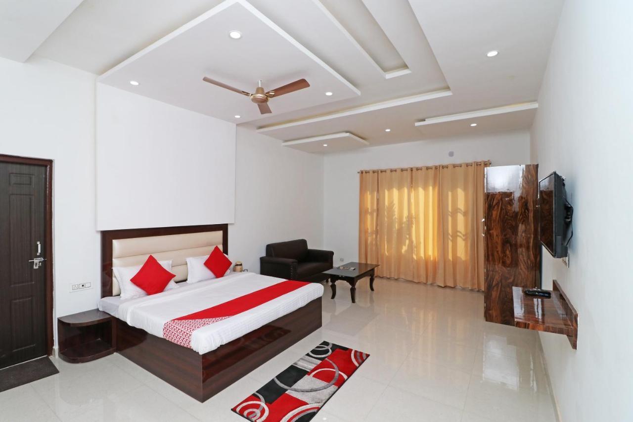 Oyo 29755 Hotel Jammu Airlines 외부 사진